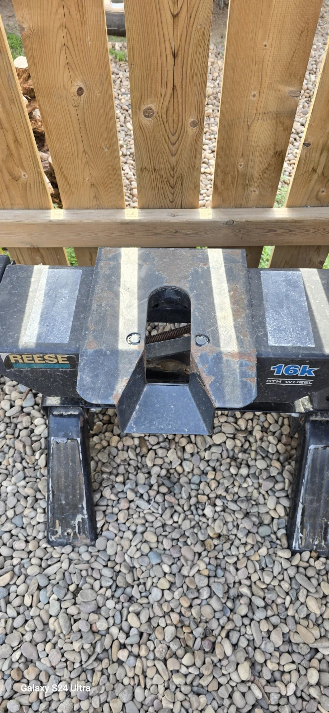 Reese 16K 5th Wheel Trailer Hitch