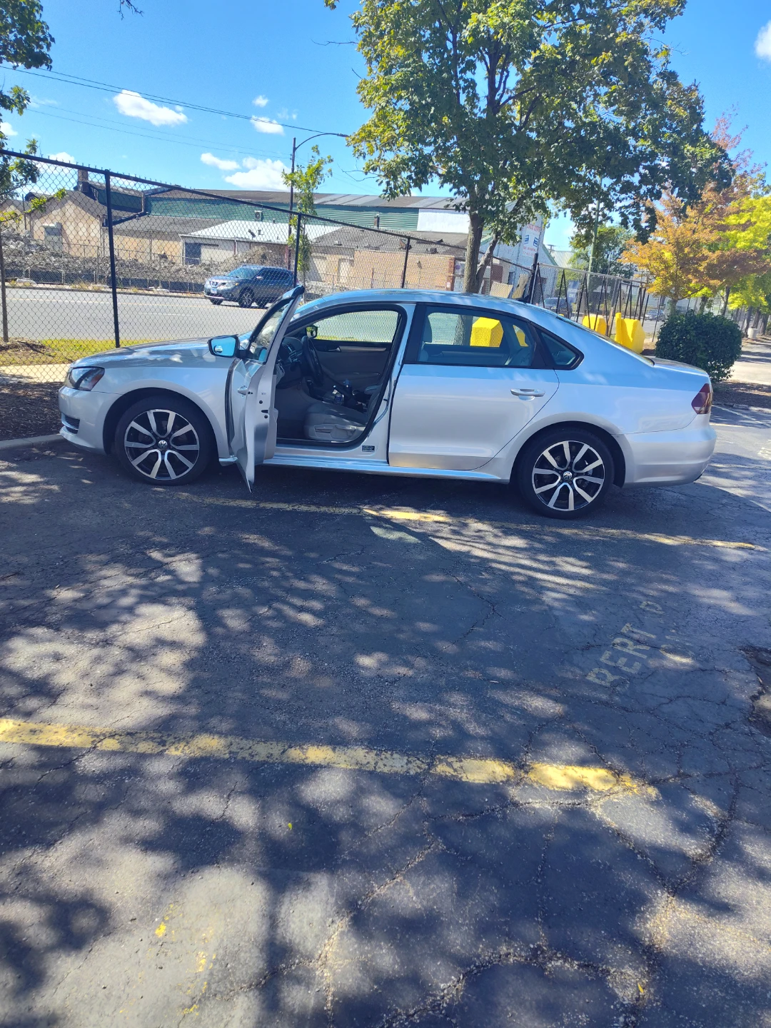 Silver Volkswagen Passat Sedan - photo 4