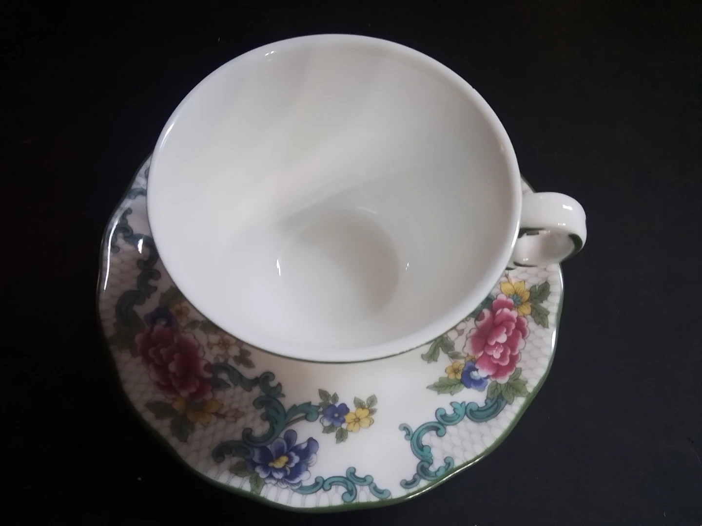 Royal Doulton "Floradora Green" Tea Cup & Saucer (1981) - photo 3