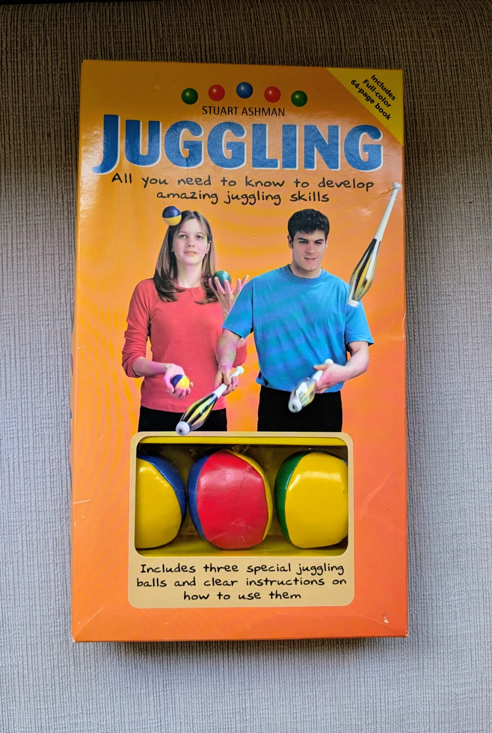 Stuart Ashman Juggling Book & Balls Set
