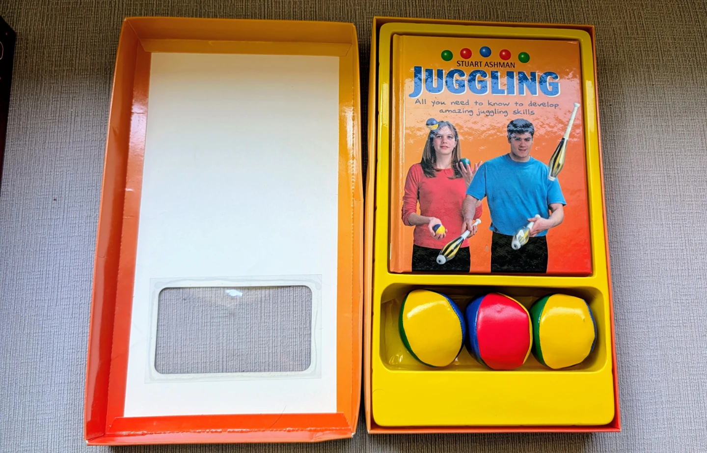 Stuart Ashman Juggling Book & Balls Set - photo 2