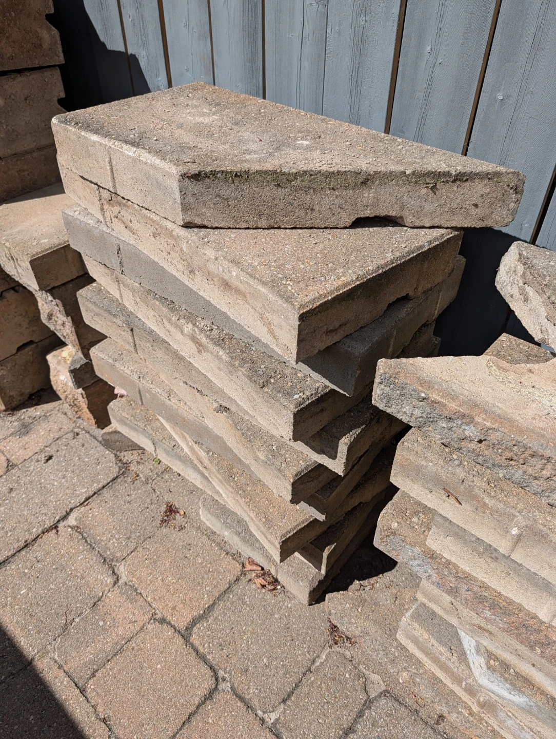 Free Retaining Wall Blocks and caps - photo 3