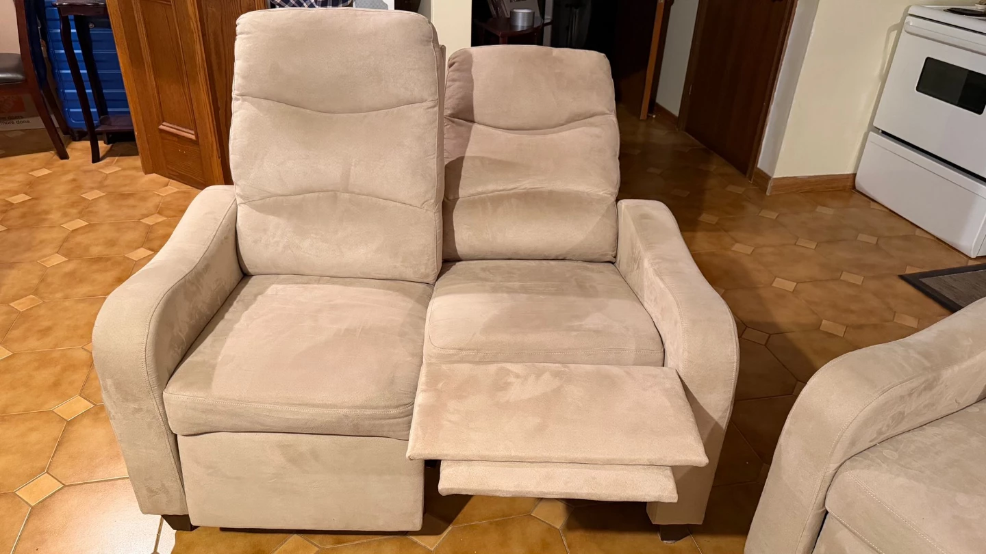 Reclining sofa