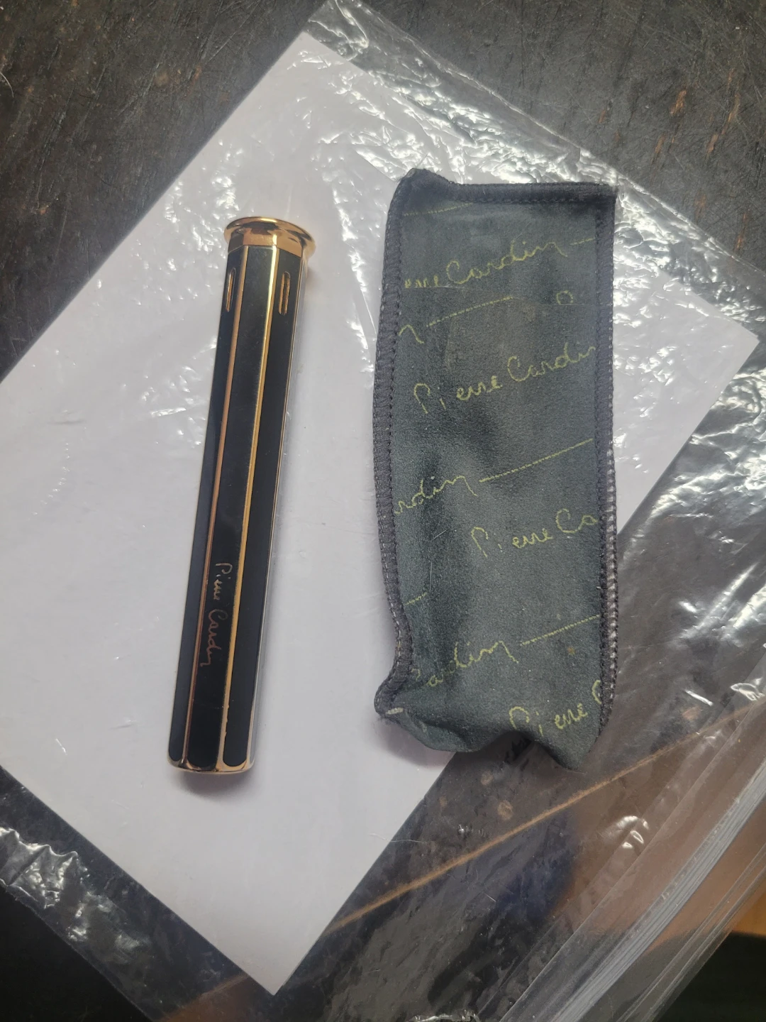VINTAGE PIERRE CARDIN BLACK LACQUER GOLD POCKET BUTANE LIGHTER