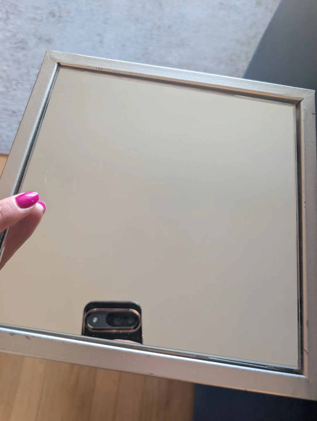 Cute small side table - photo 4