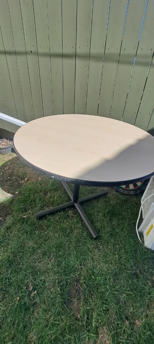 Round Table with Pedestal Base - photo 3