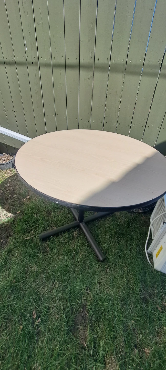 Round Table with Pedestal Base - photo 5