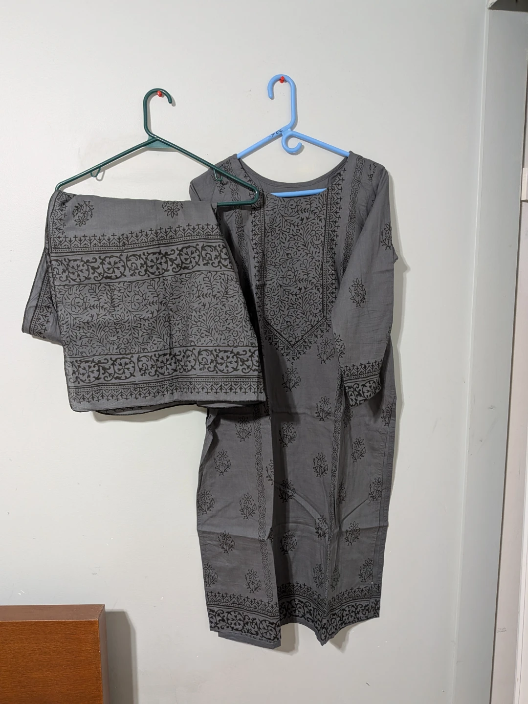 Grey 2 Pc Lawn Suit with Block Print Gulahmed - photo 5