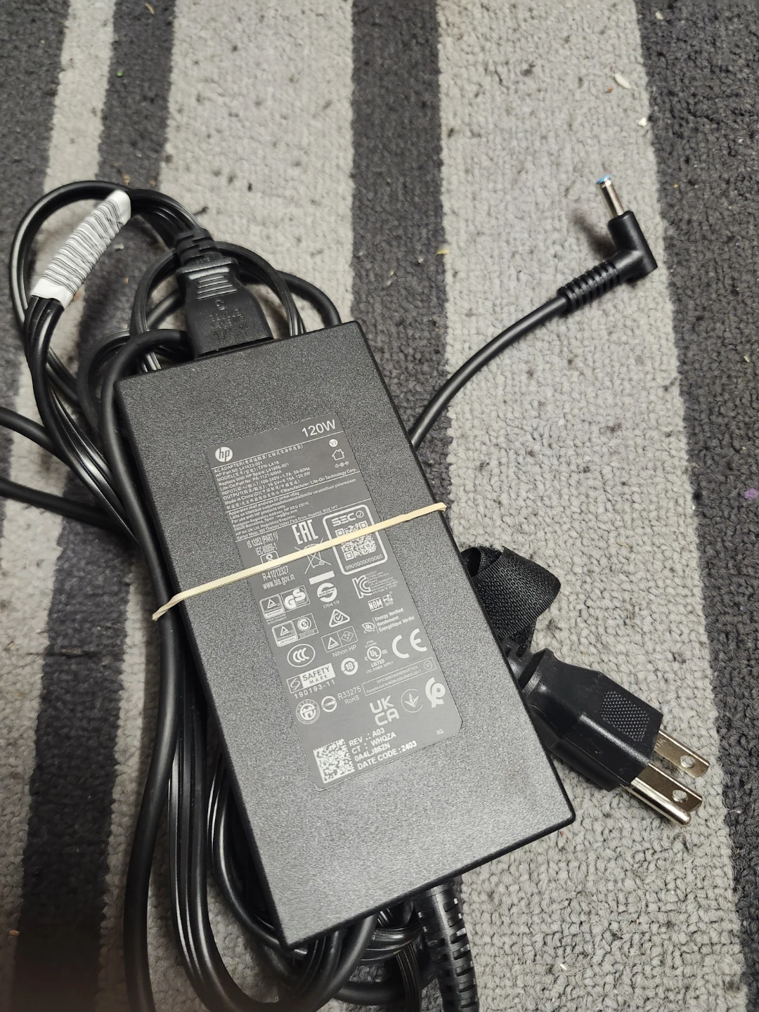 HP 120W Laptop AC Adapter L41856-001 / L41423-001 - photo 2