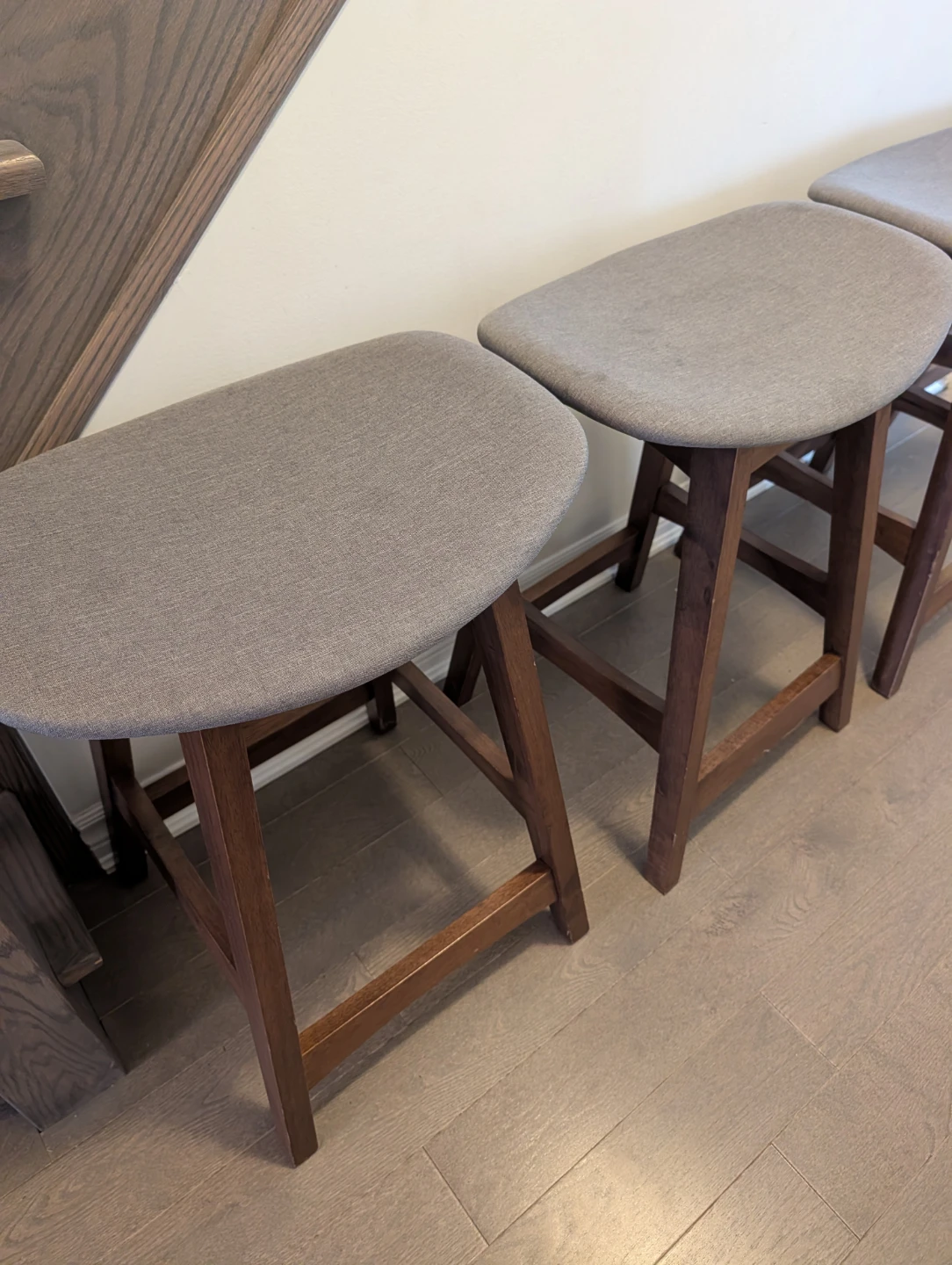 Set of 4 grey fabric saddle stools - photo 3