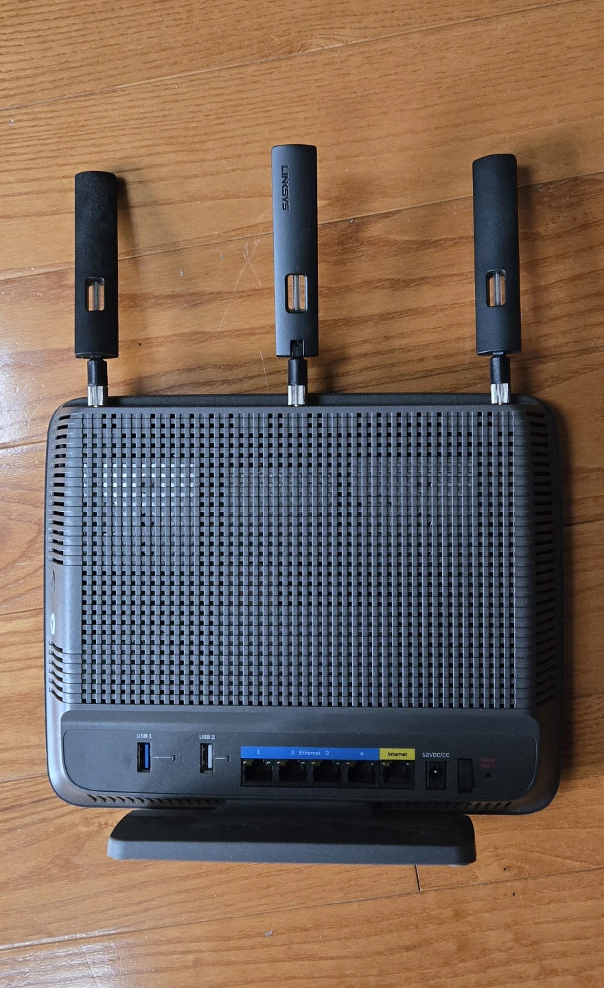 Linksys EA9200 Wi-Fi Router - photo 2