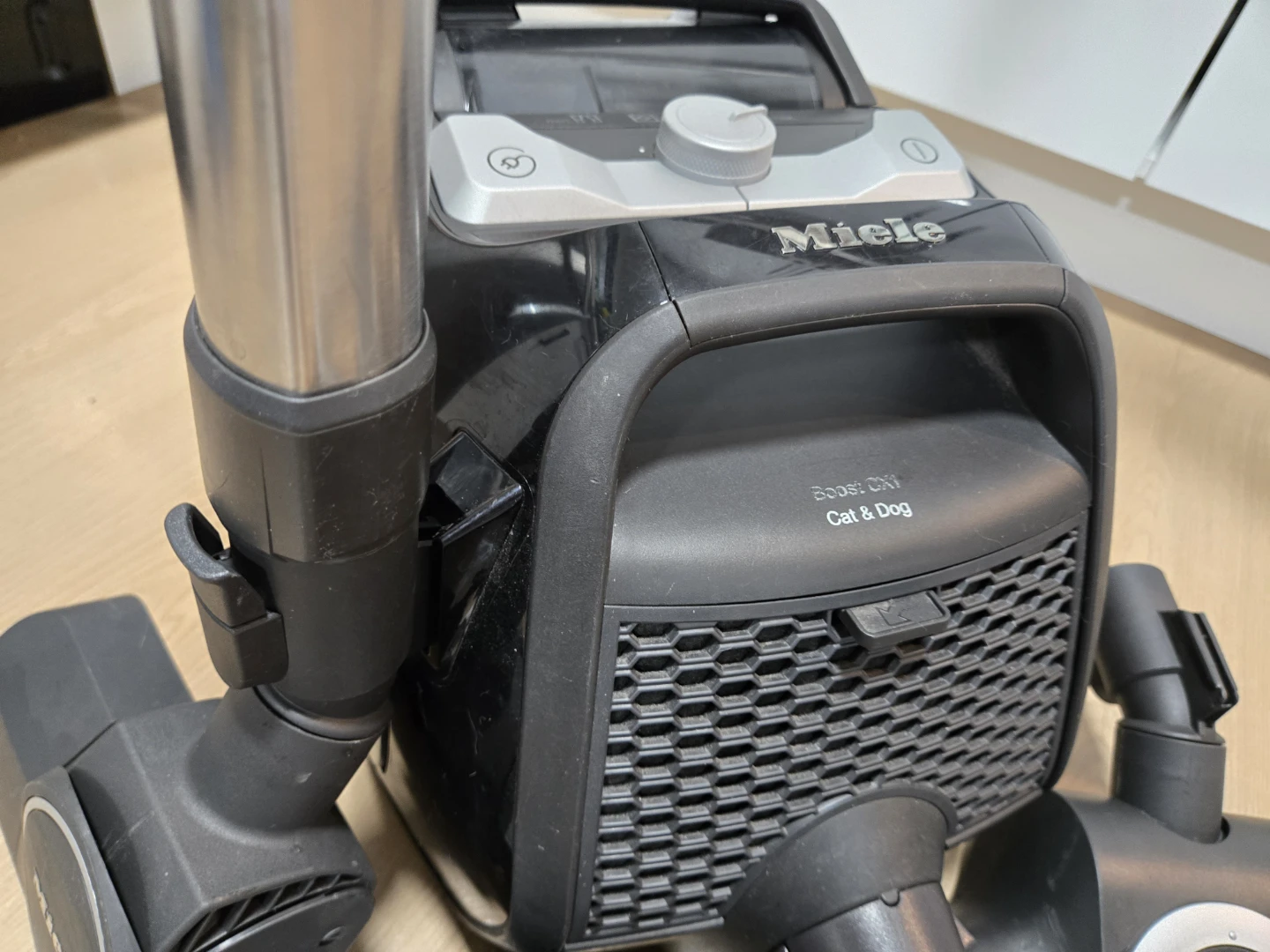 Miele Boost CX1 Cat & Dog Bagless Vacuum Cleaner - photo 3