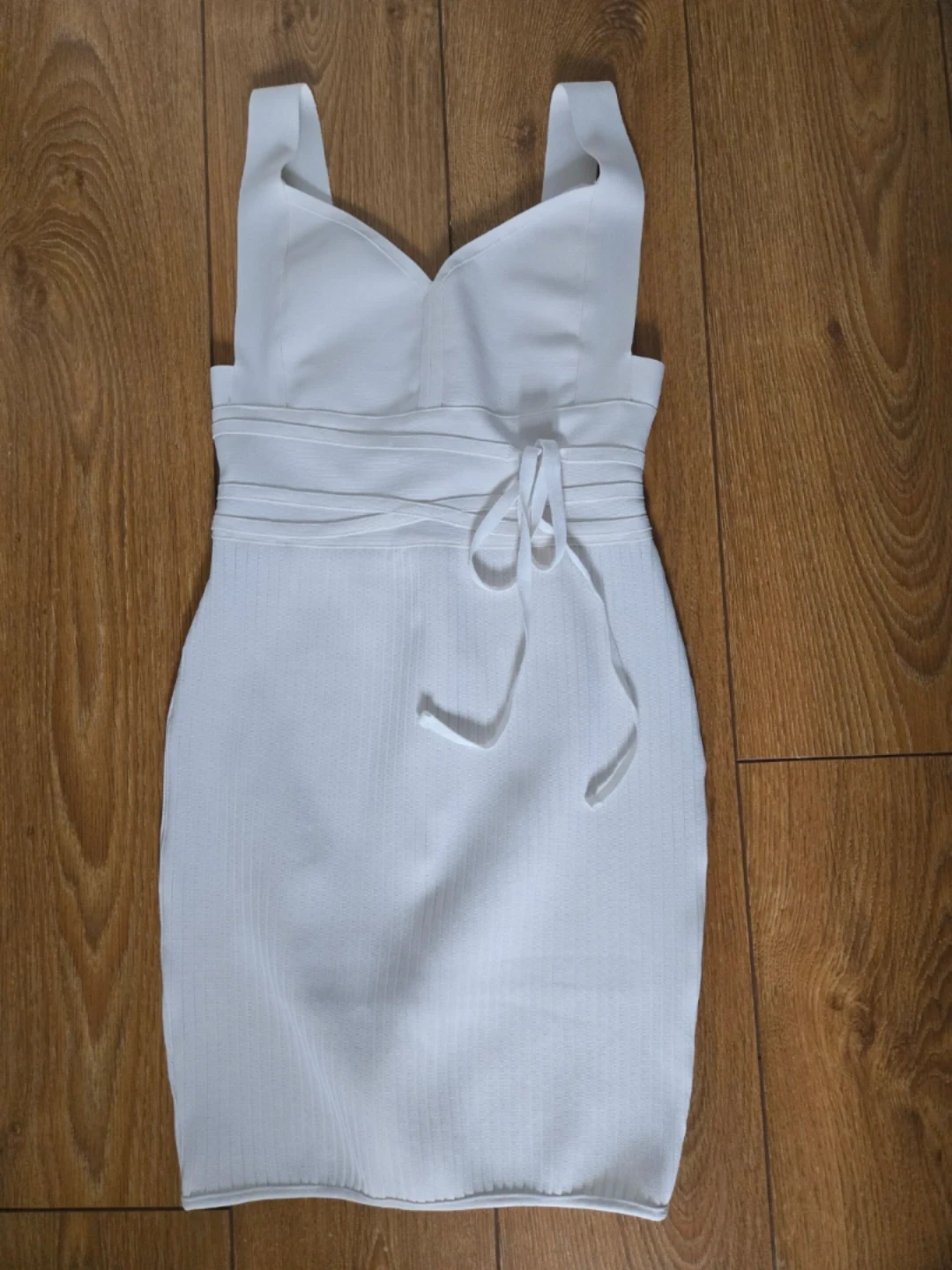 White Sleeveless Bodycon Dress with Tie Waist