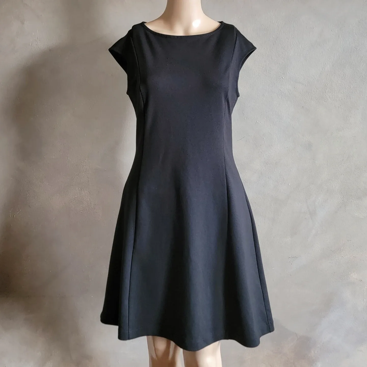 Black Cap Sleeve Fit and Flare Dress - photo 2