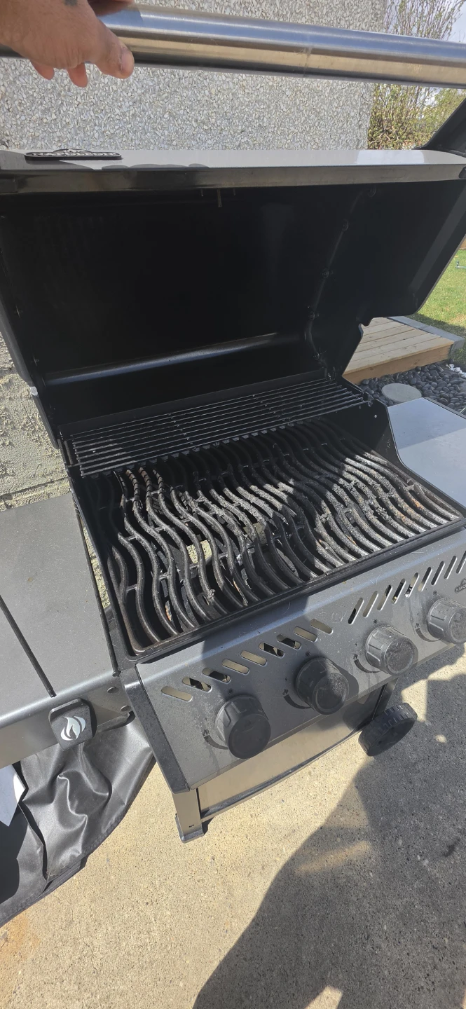 Napoleon Freestyle Propane Gas Grill - photo 2