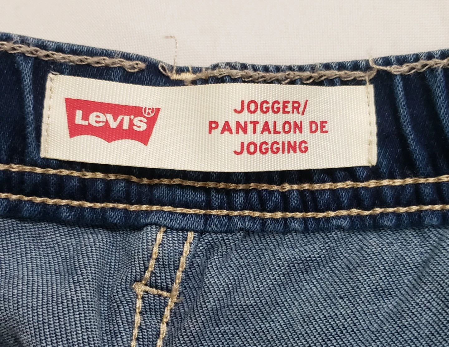 Brand new Levi's Jogger Pantalon Jeand Size 12 - photo 3