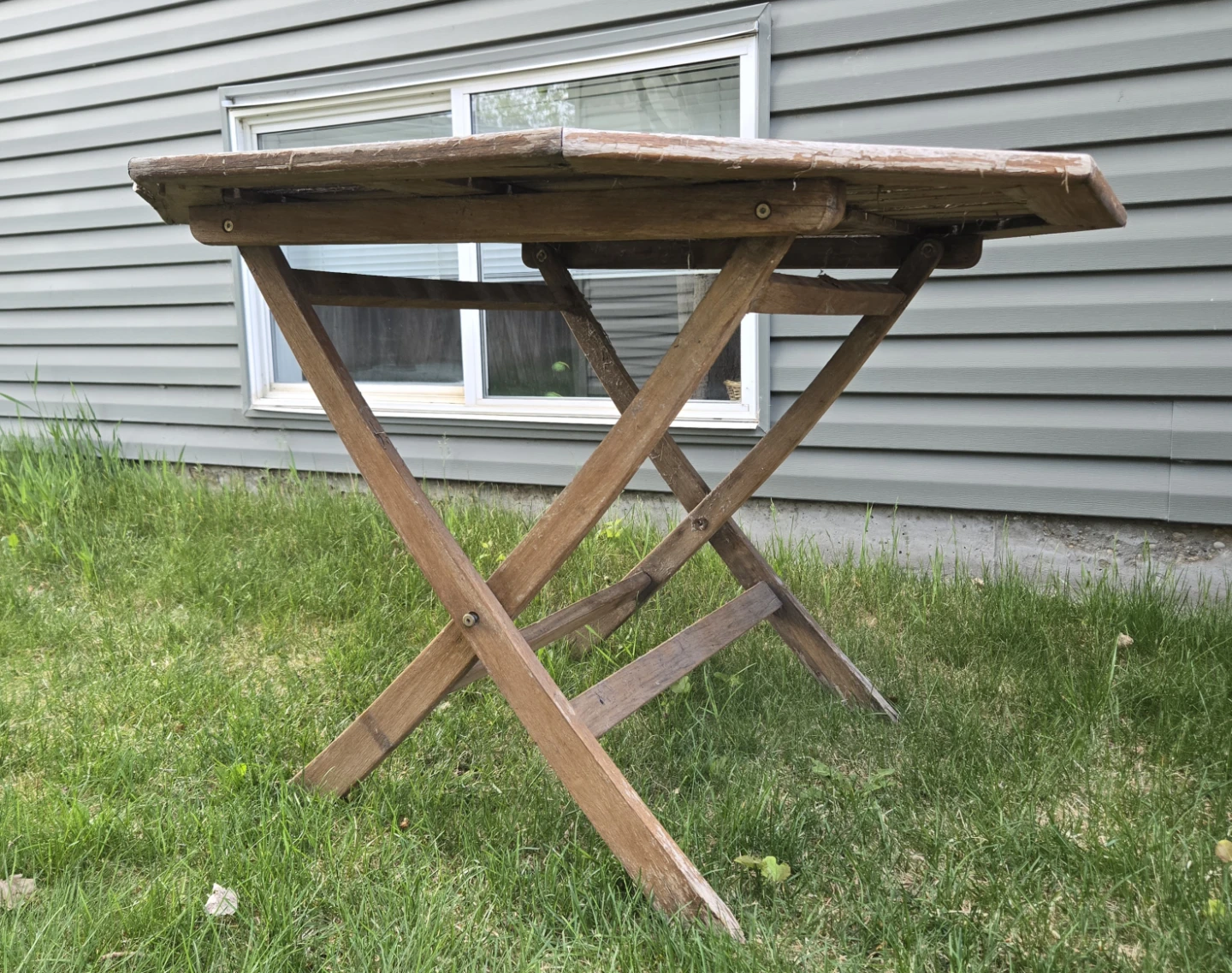 SOLID WOOD OCTAGON PATIO TABLE – UMBRELLA READY - photo 2