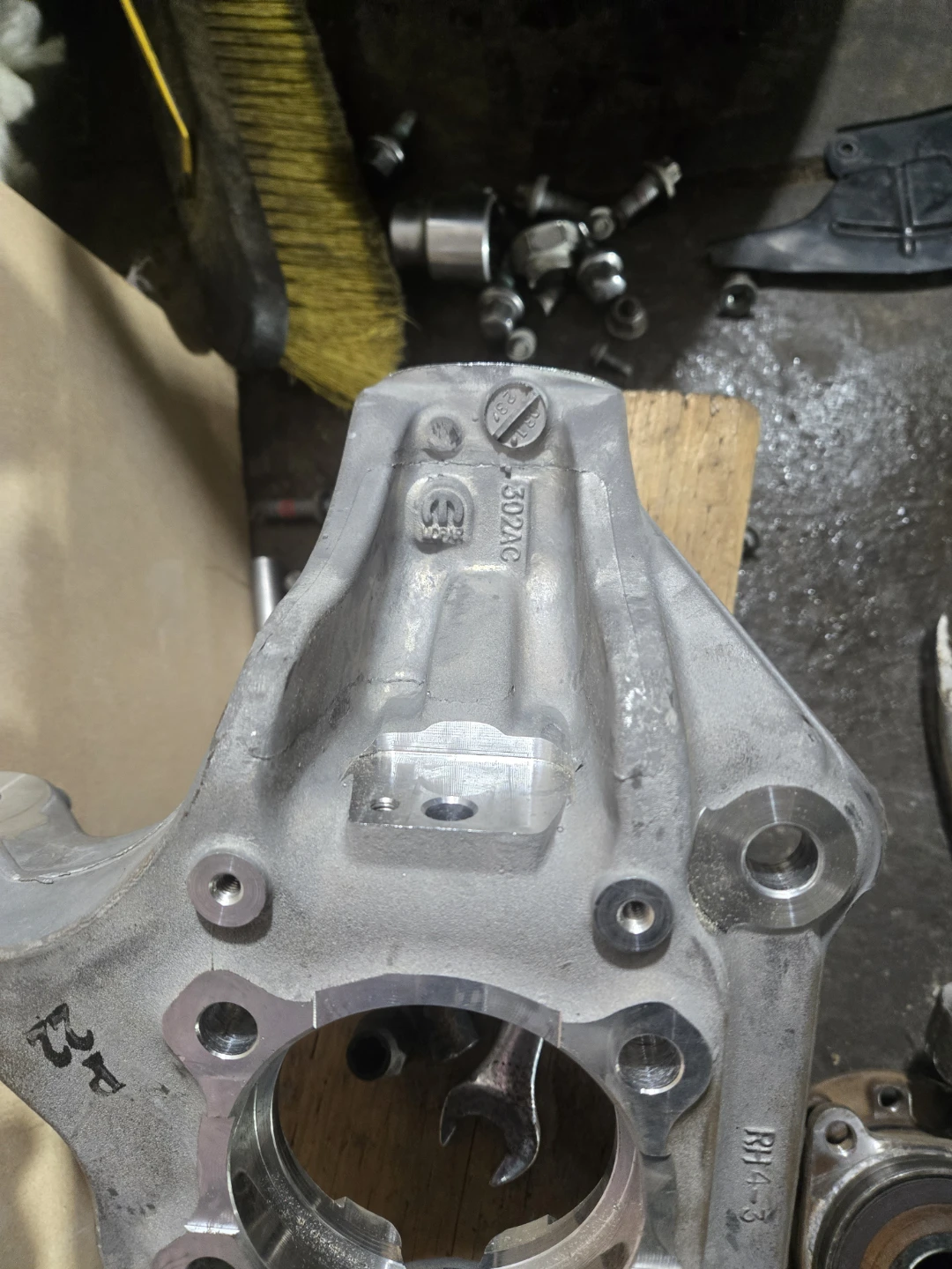 Chrome edelbrock valve covers for a 350 Chevy brand new