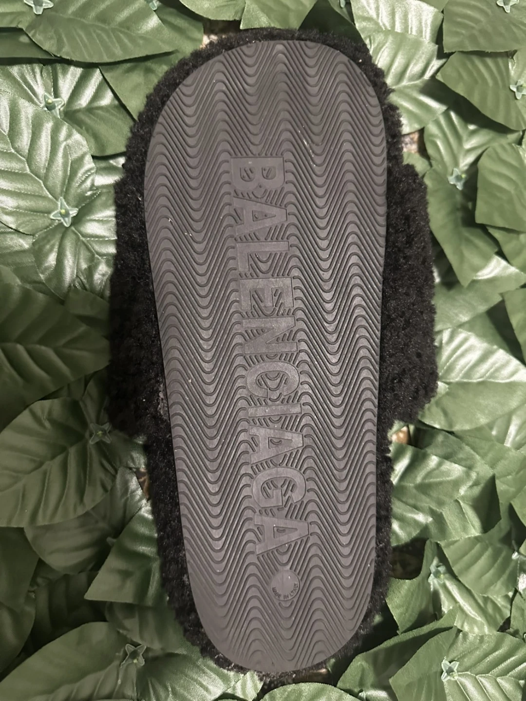 Black Balenciaga fur slides - photo 4