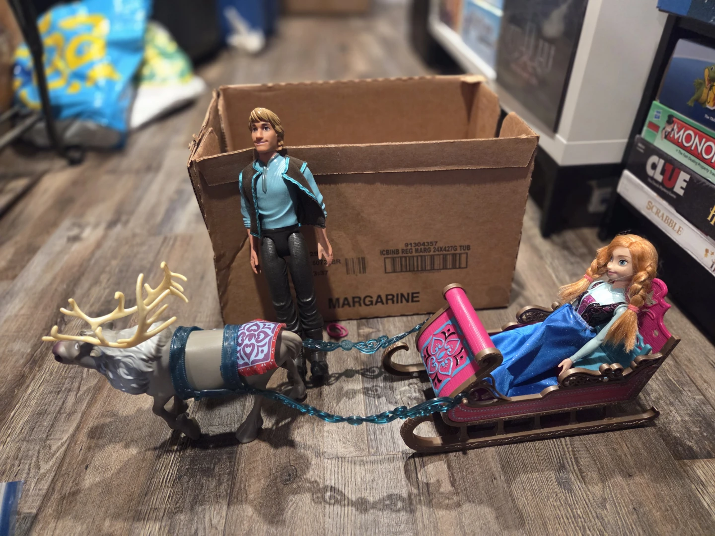 Disney Frozen Anna, Kristoff & Sven Sleigh Playset - photo 2