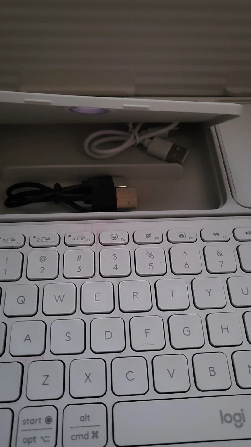 Logi Keyboard Case with Trackpad - photo 2