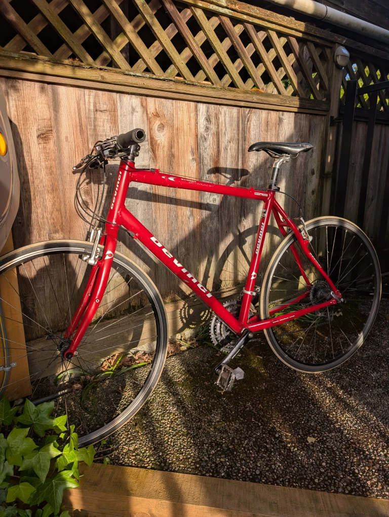 Red Devinci Sydney / Oslo Road Bike