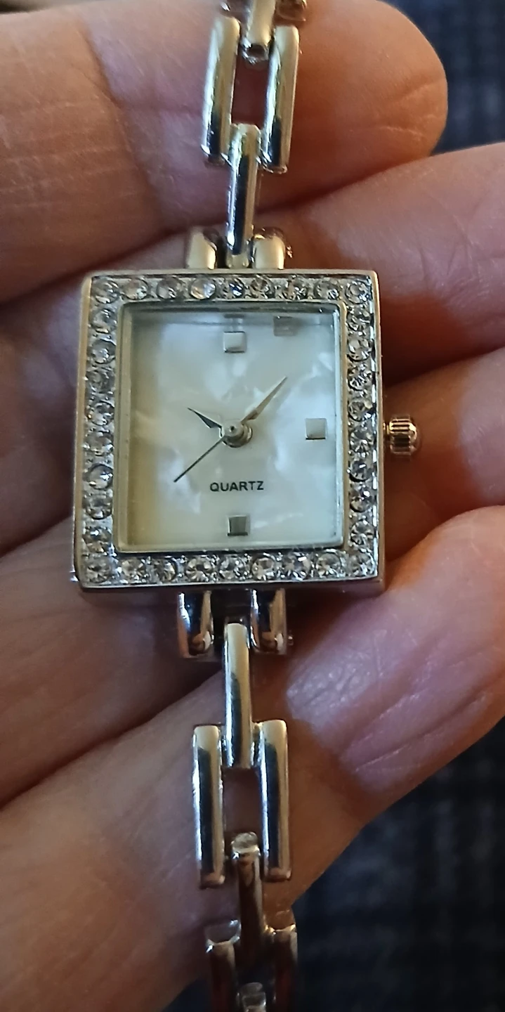 Vintage women's quartz watch