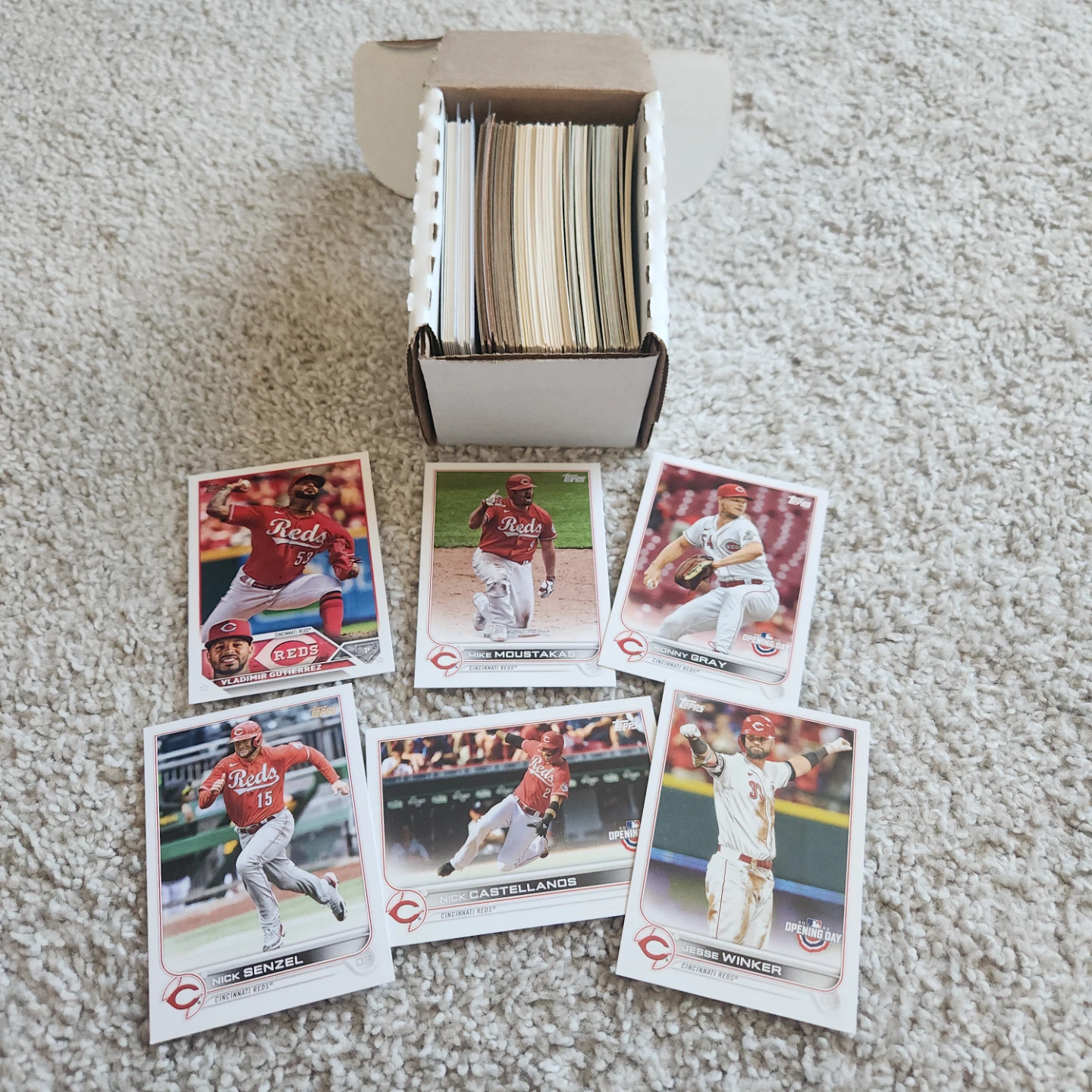 Cincinnati Reds, 100 Baseball Cards Team lot - photo 5