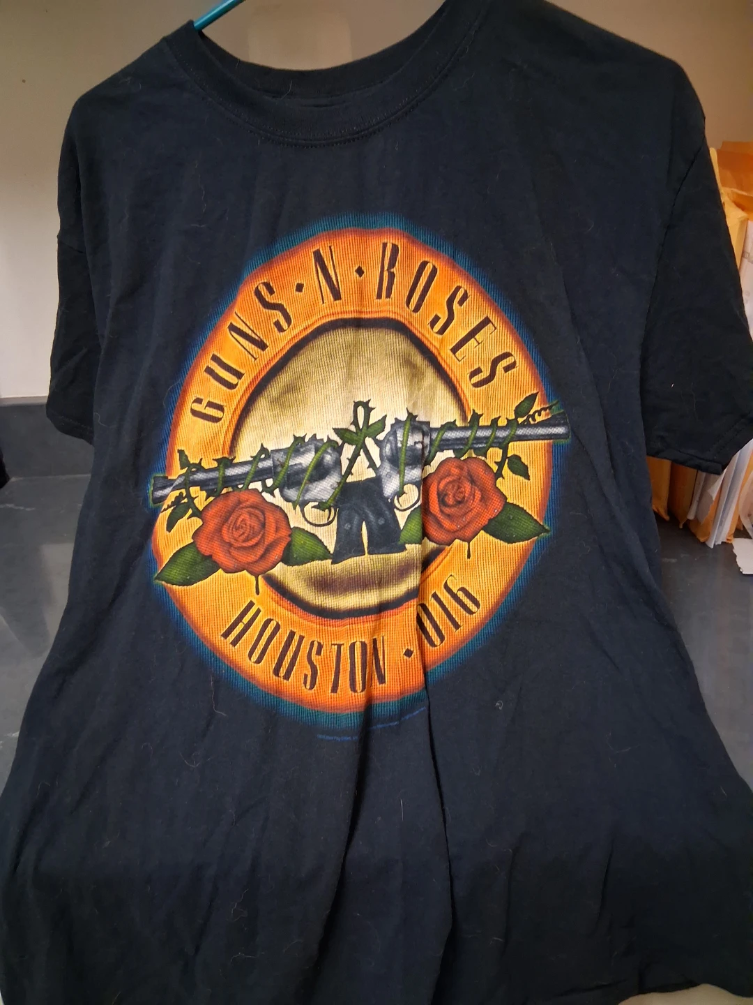 Guns N' Roses  Houston TX T-Shirt Size L