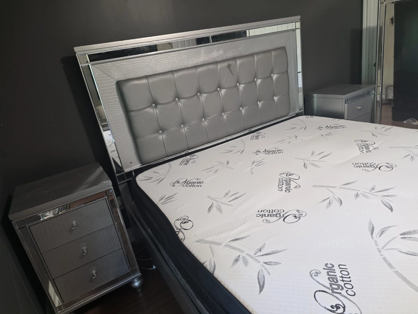 King size Bedset and Organic Cotton Mattress with Box