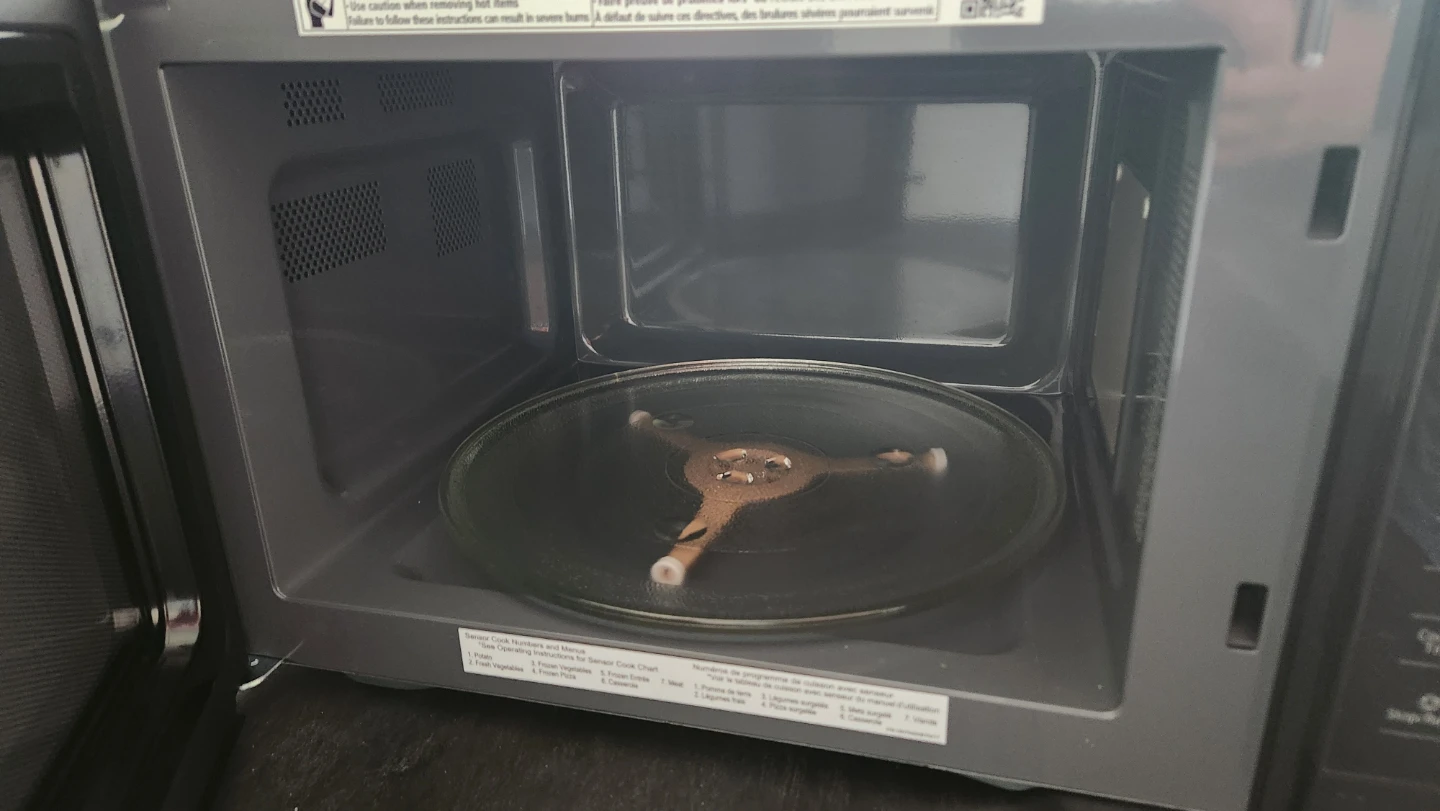 Panasonic Microwave Oven - photo 2