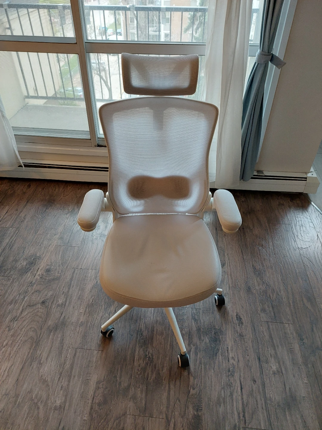 White Mesh Ergonomic Office Chair with Headrest - photo 2