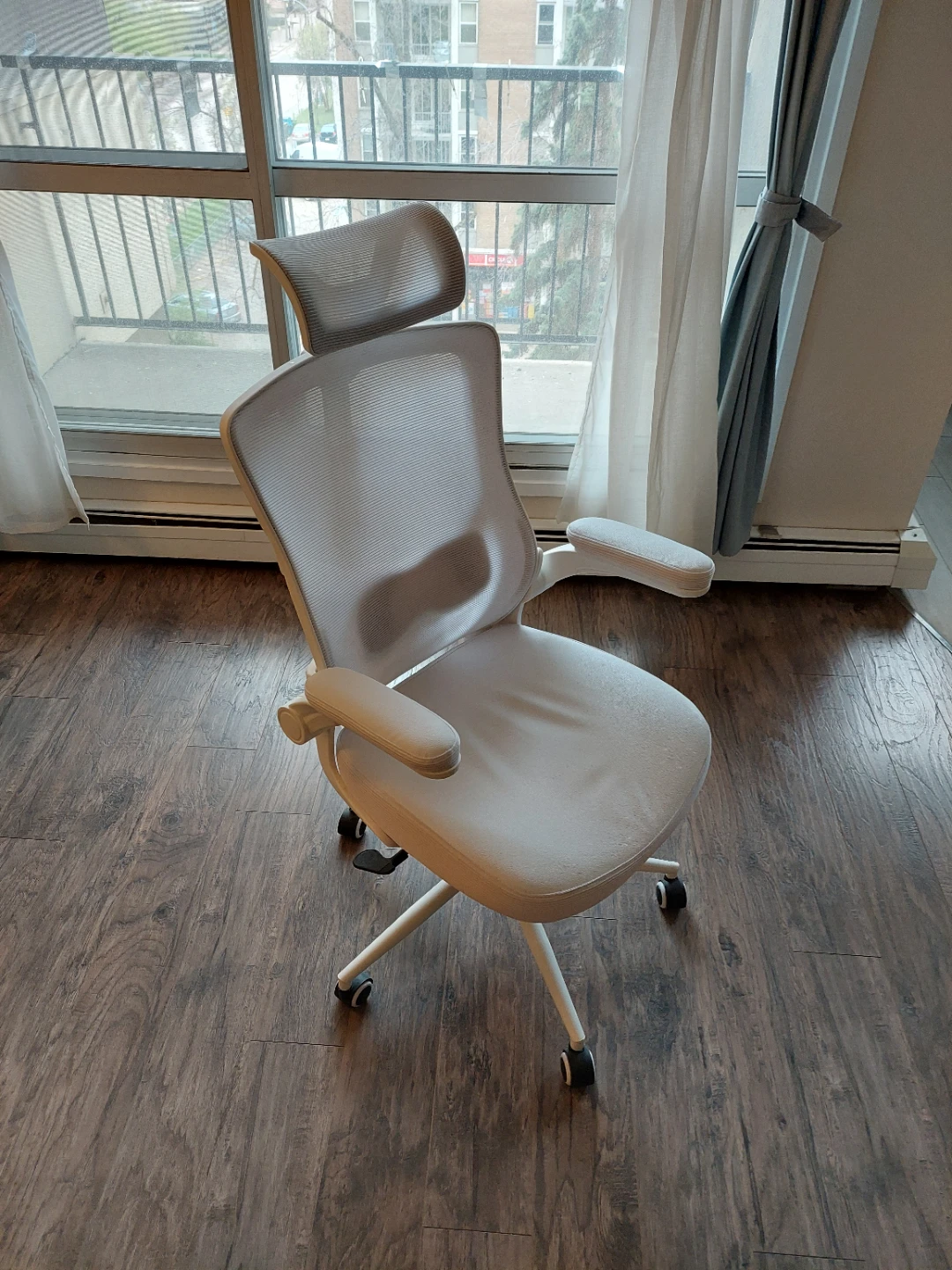 White Mesh Ergonomic Office Chair with Headrest - photo 5