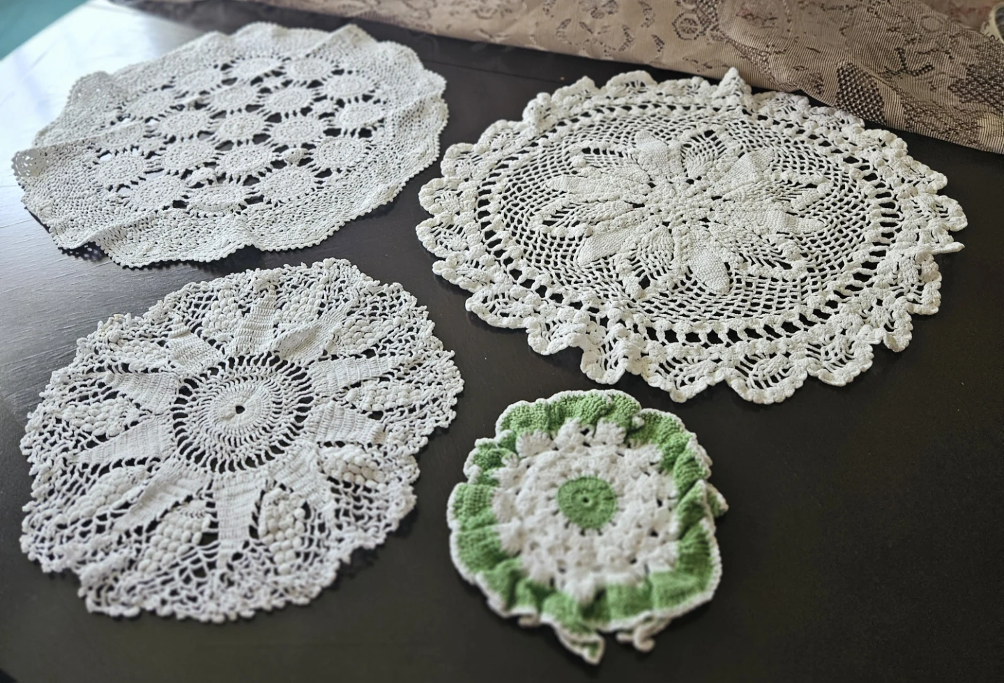 Vintage Round Crochet Doilies/Table Centre/Trivet