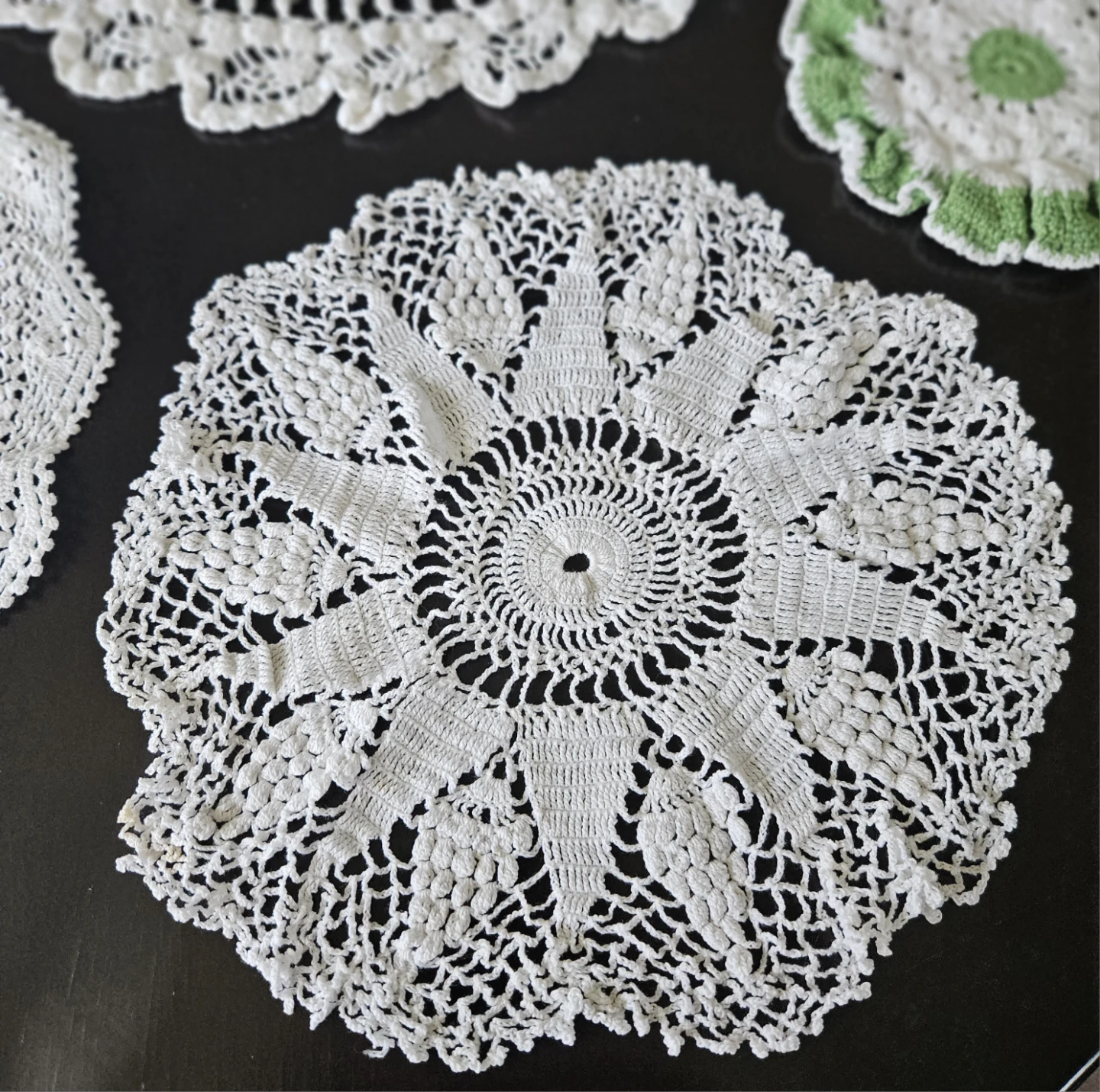 Vintage Round Crochet Doilies/Table Centre/Trivet - photo 5