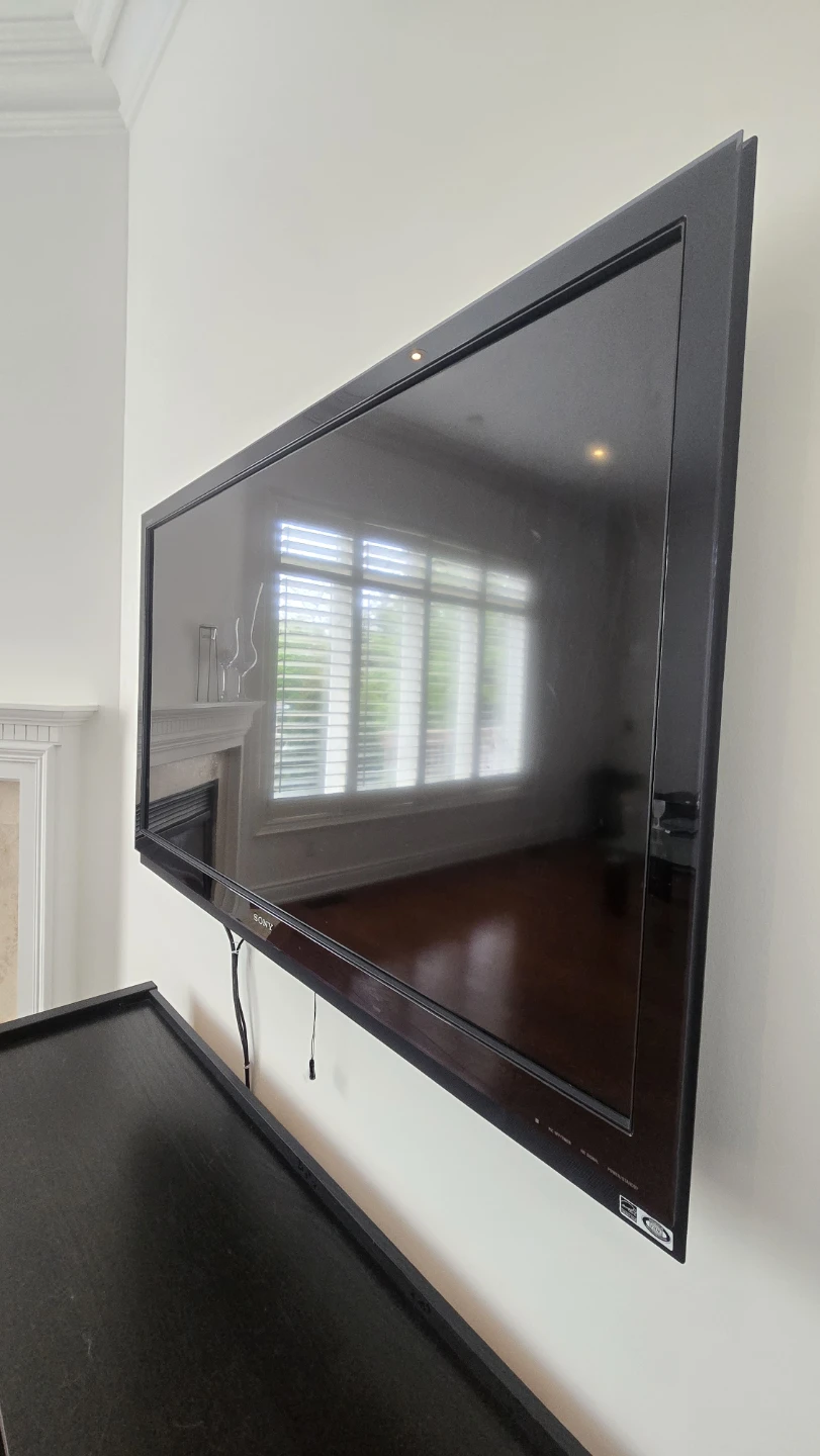 Sony Bravia Flat Screen TV - photo 2
