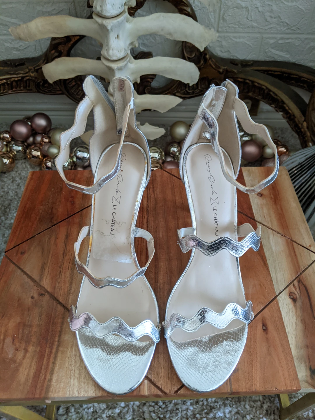 Le Chateau Silver Strappy Heels Size 38 - photo 2