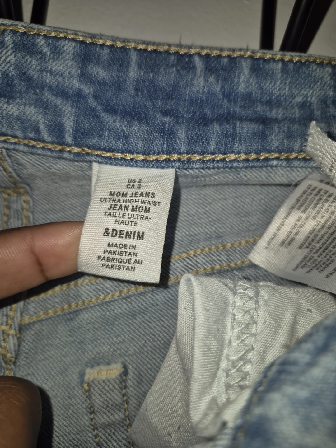 H&M Mom Jeans - Light Wash - US 2/CA 2 - photo 2