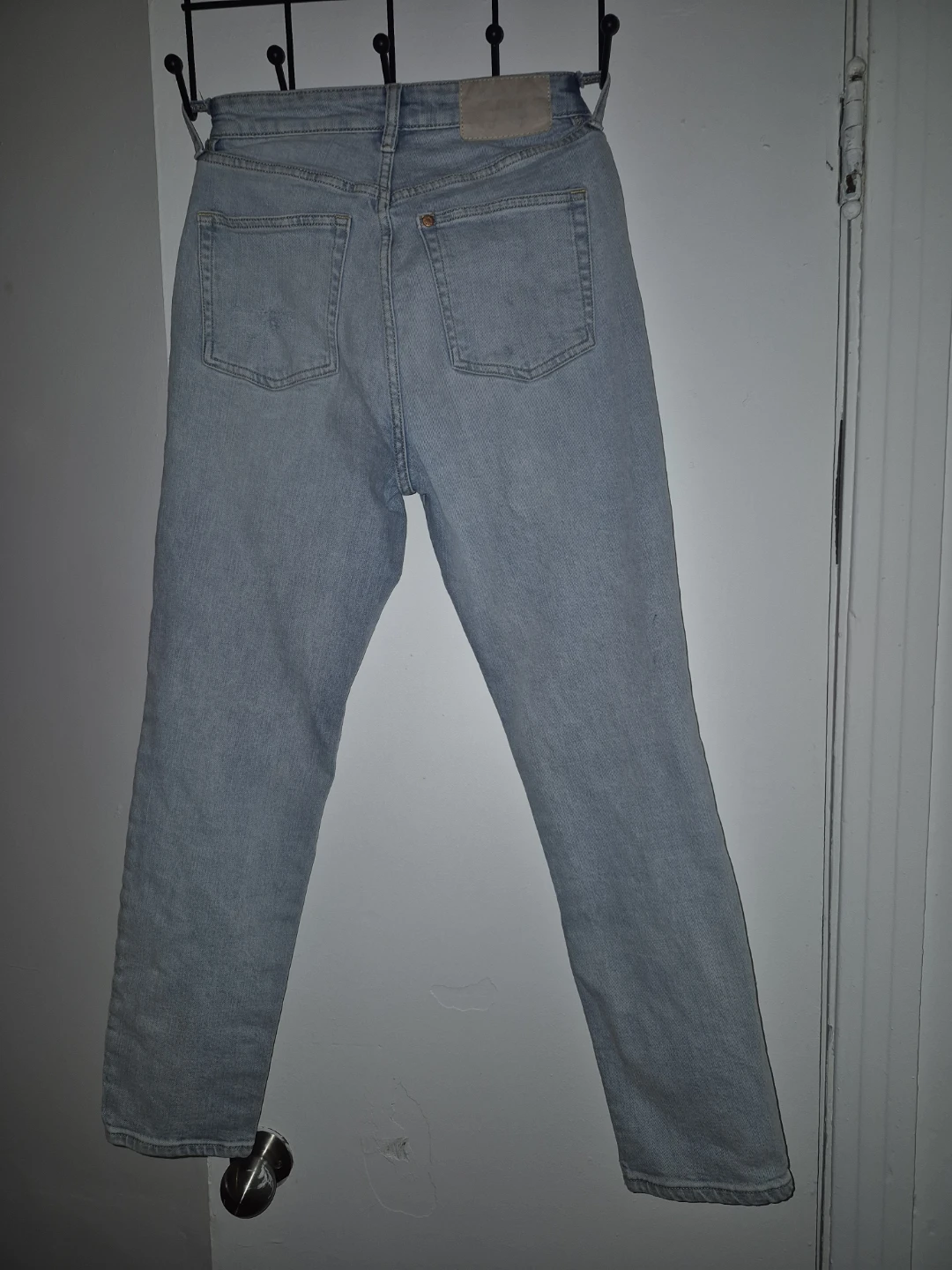 H&M Mom Jeans - Light Wash - US 2/CA 2 - photo 3