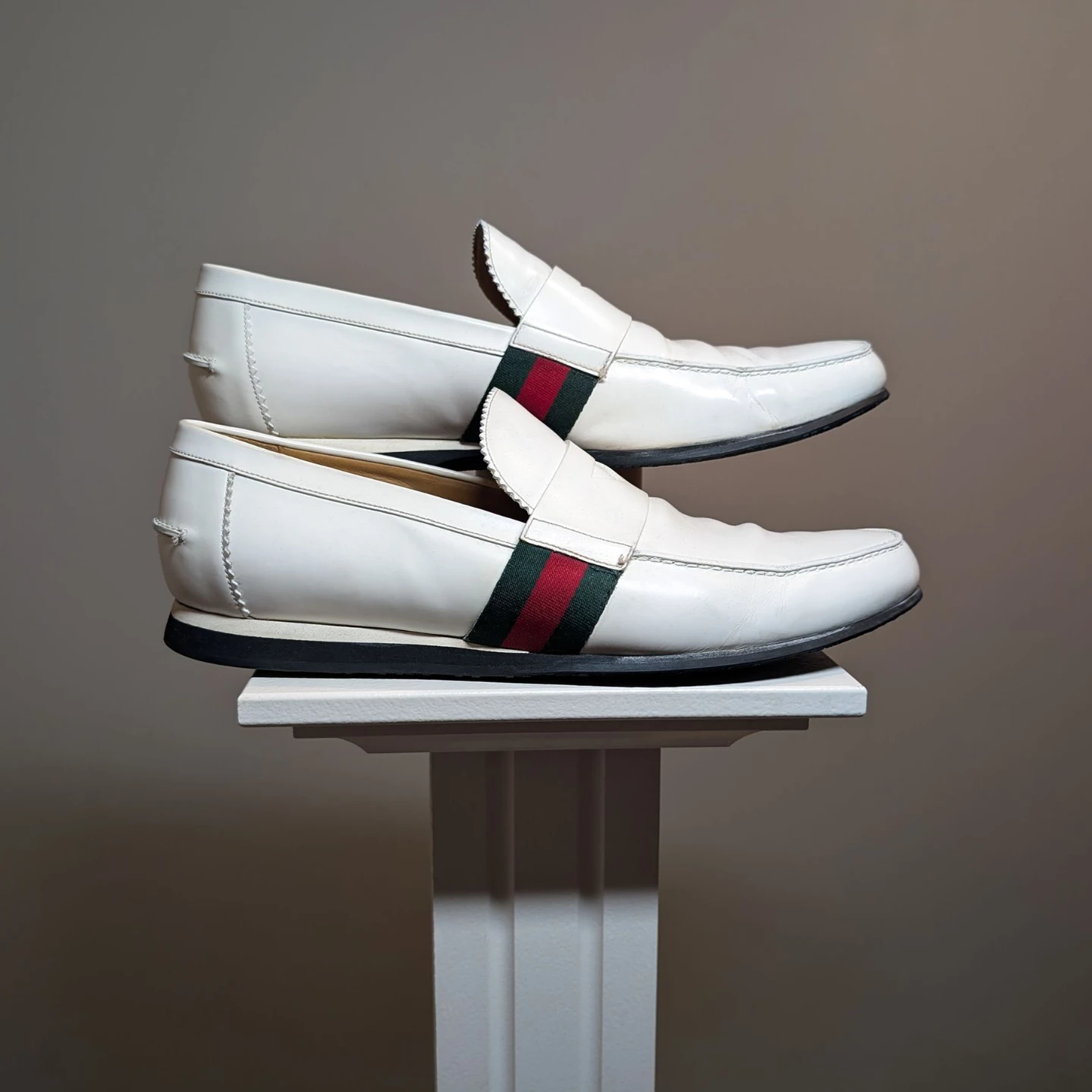 Gucci Shoes - White Leather - Mens Size 13