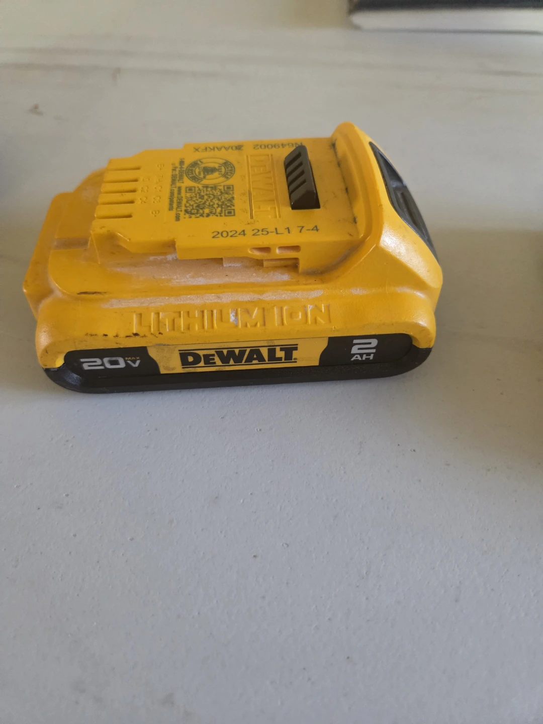 DEWALT 20V Lithium Ion Battery Pack - photo 3
