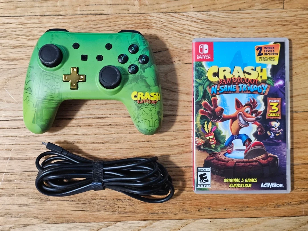 Nintendo Switch Crash Bandicoot N. Sane Trilogy WITH controller