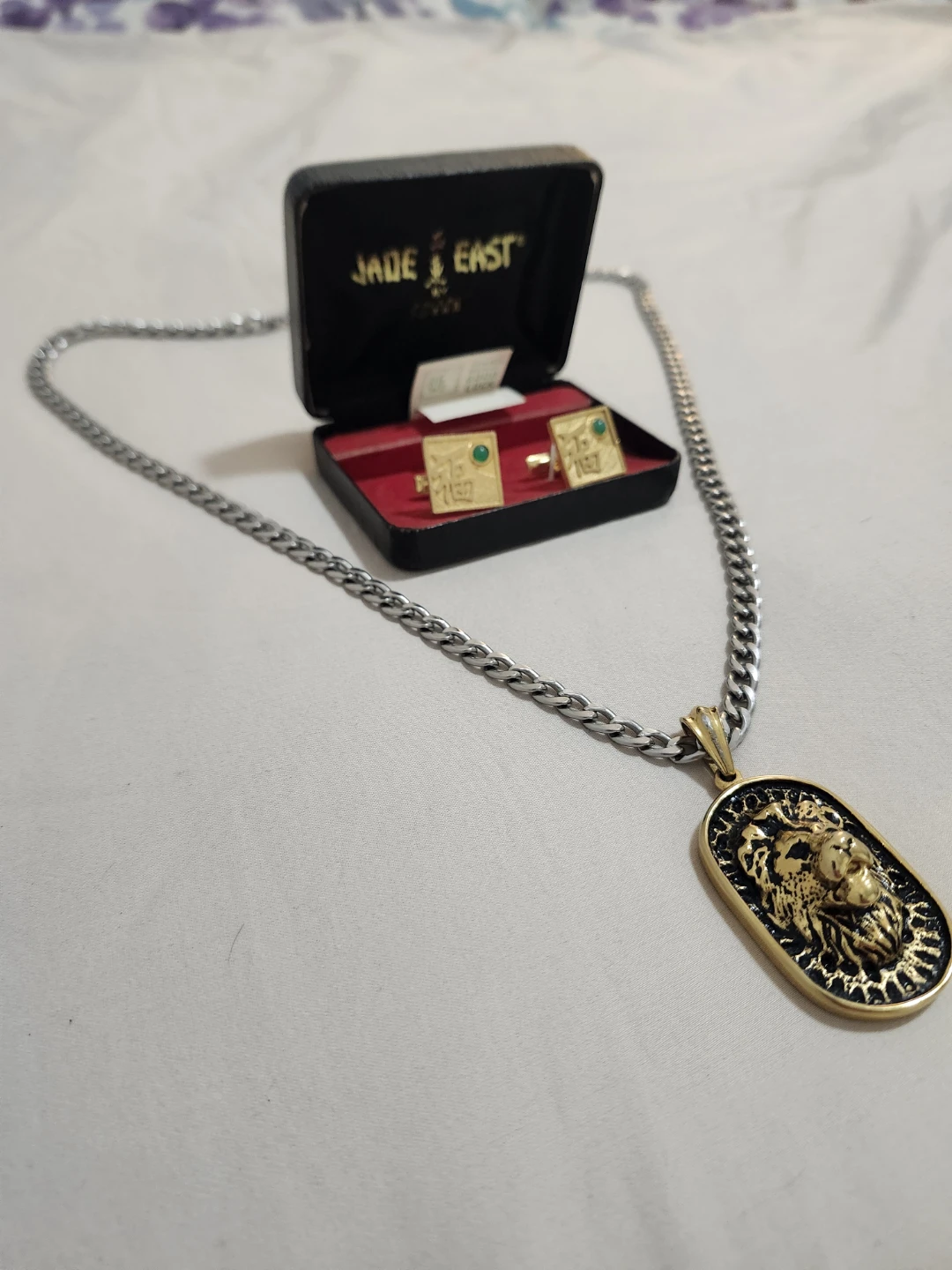 Lion Pendant Necklace & Antique Jade East Cufflinks Set - photo 3