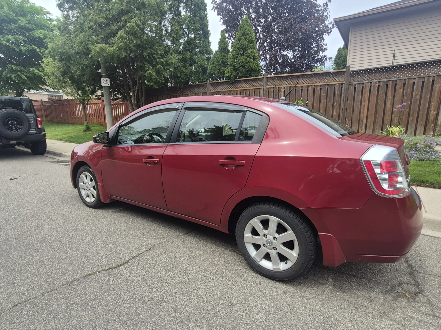 Red Nissan Sentra Sedan - photo 2