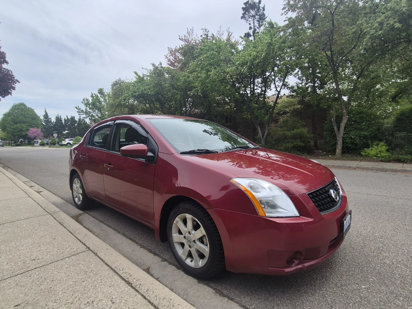 Red Nissan Sentra Sedan - photo 3