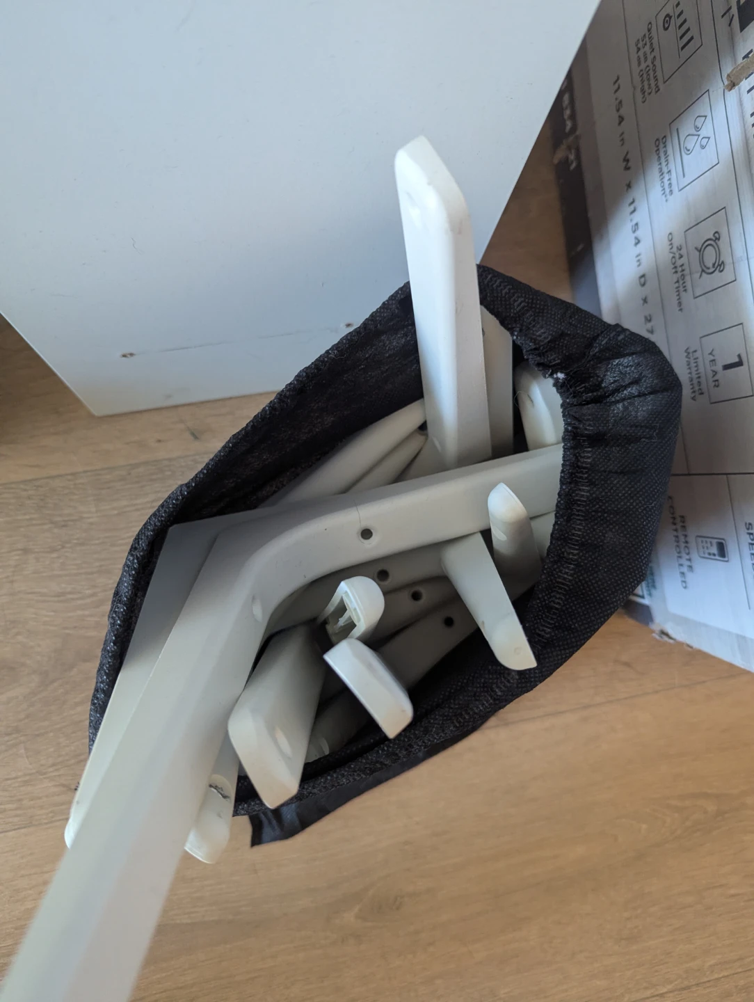 Assorted Ikea shelves and brackets - photo 4