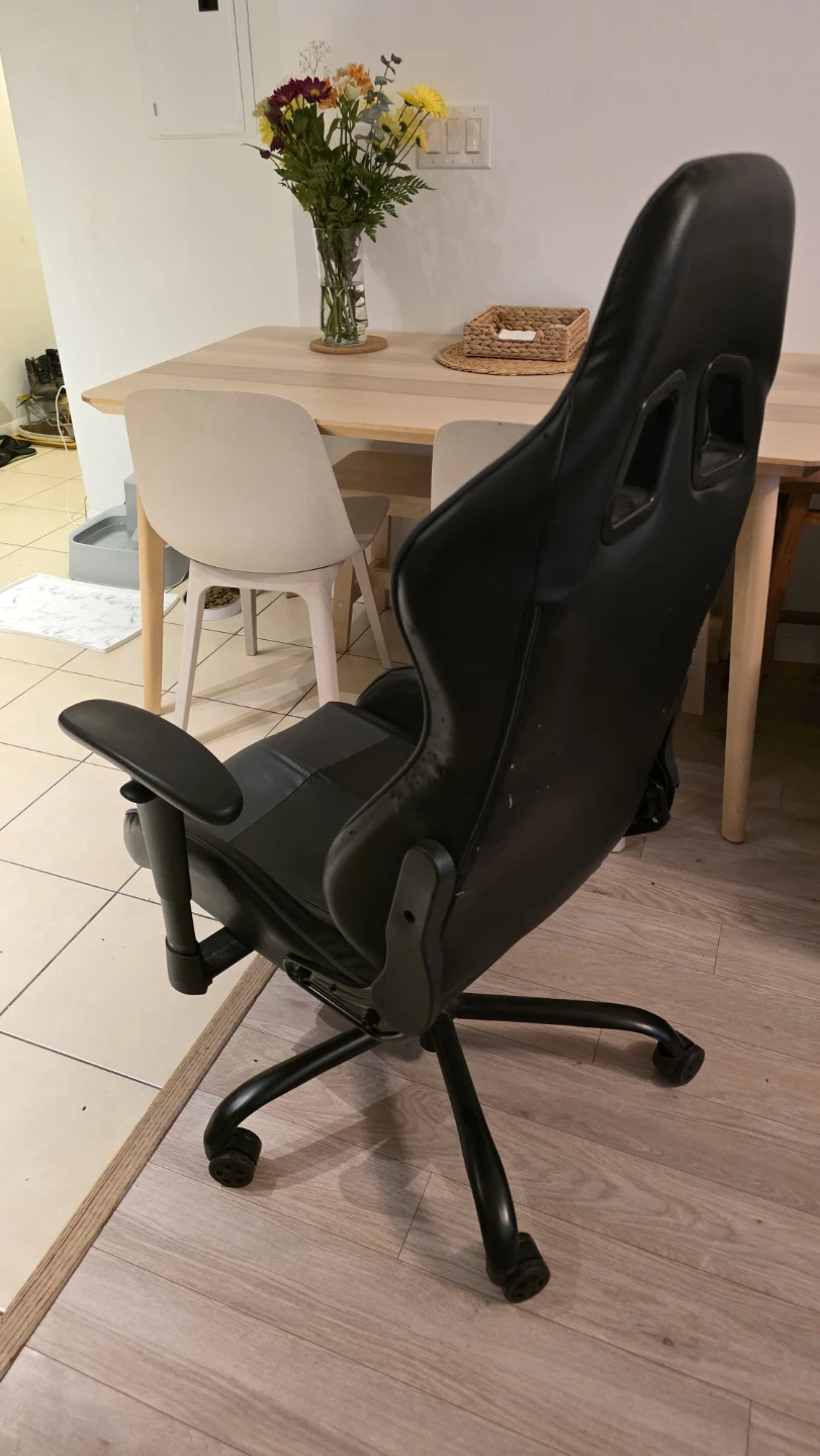 Black Gaming Chair - photo 2