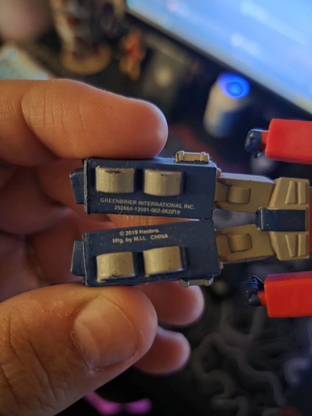 2019 Hasbro Optimus Prime figure - photo 3