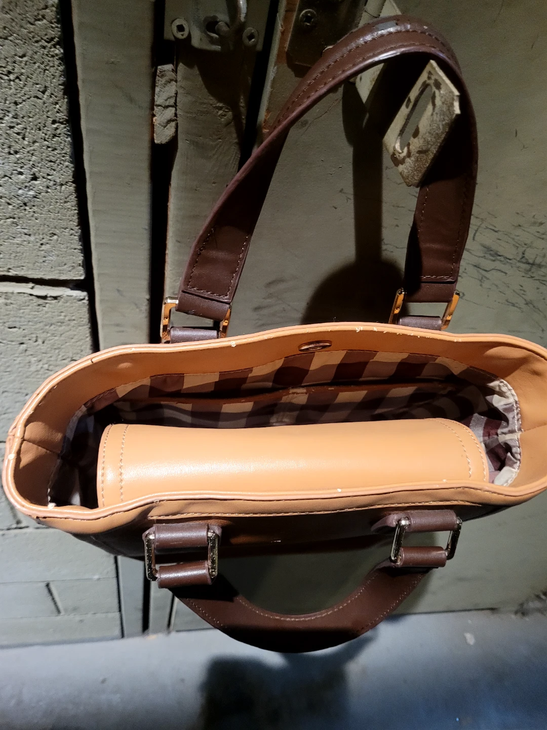 Charles & Keith Brown Tote Bag🥕 - photo 3