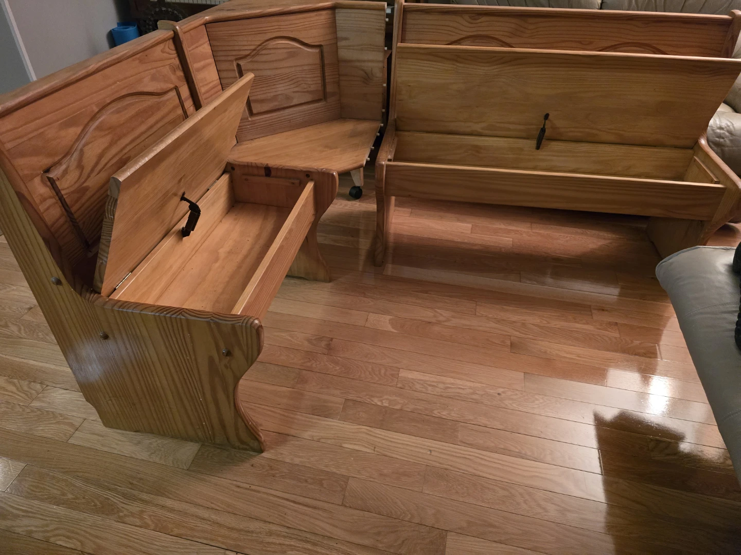 Corner Booth Bench Seat - Solid Wood - photo 2